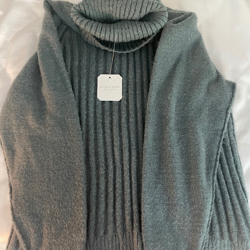 NWT Altar’d State soft sweater size medium